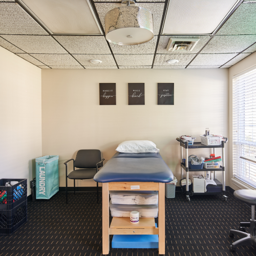 Location-manual-therapy-table-thrive-physical-therapy-olathe-ks