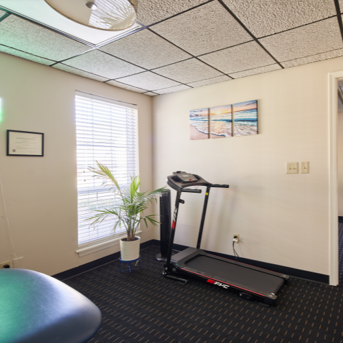 Location-treadmill-thrive-physical-therapy-olathe-ks